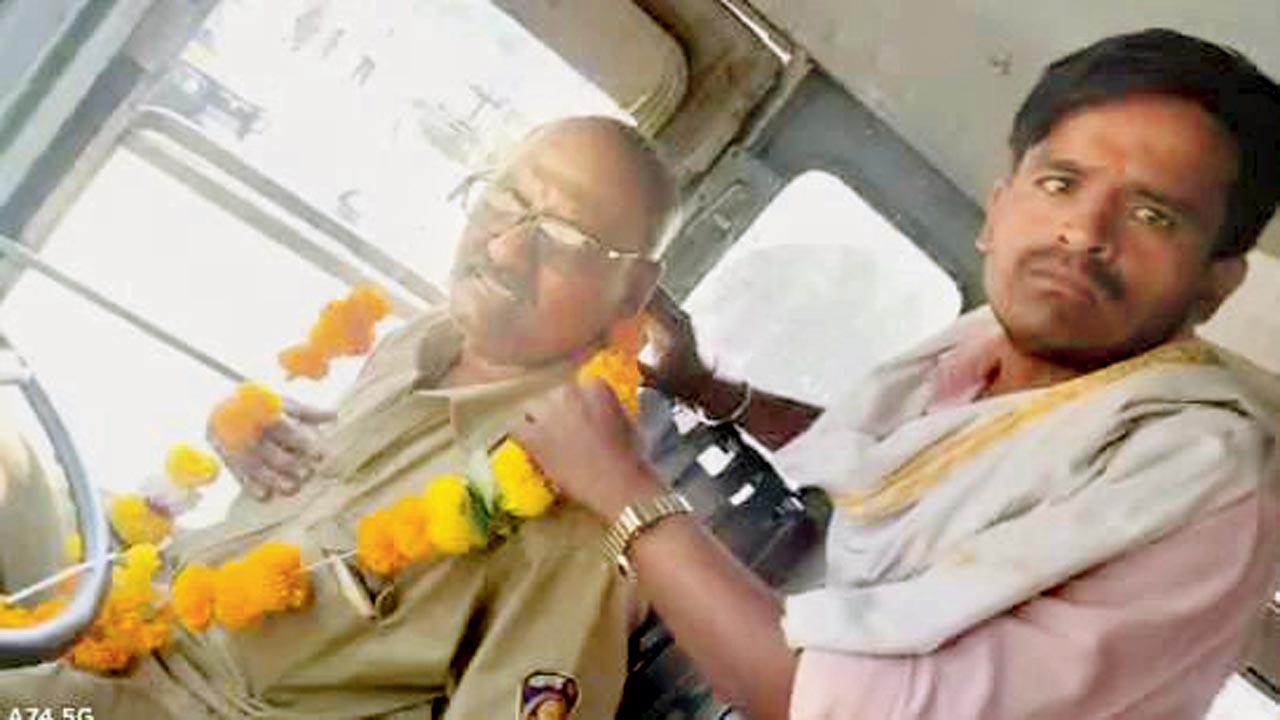 Protesters were going around in groups all over the state, stopping bus drivers and conductors, and putting garlands around their necks for working