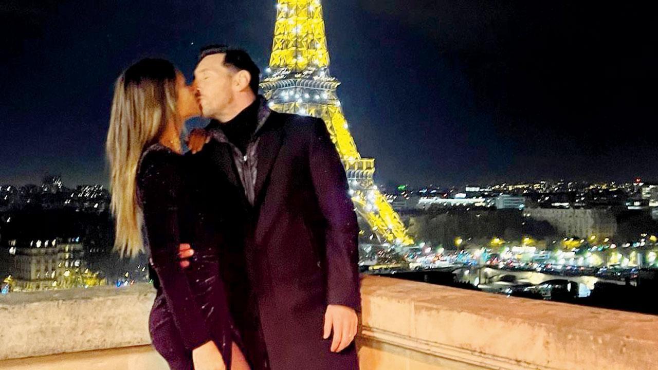 Messi seals it with Paris kiss