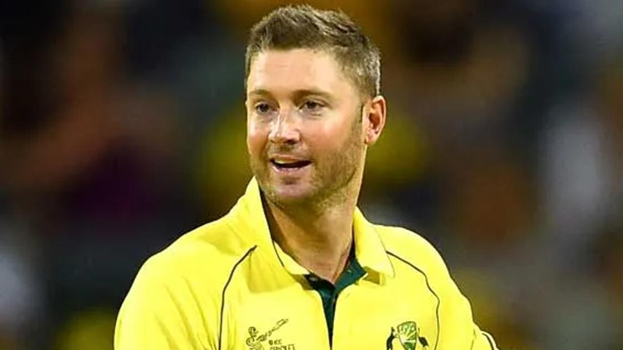 Michael Clarke predicts Justin Langer will bow out if Australia win Ashes