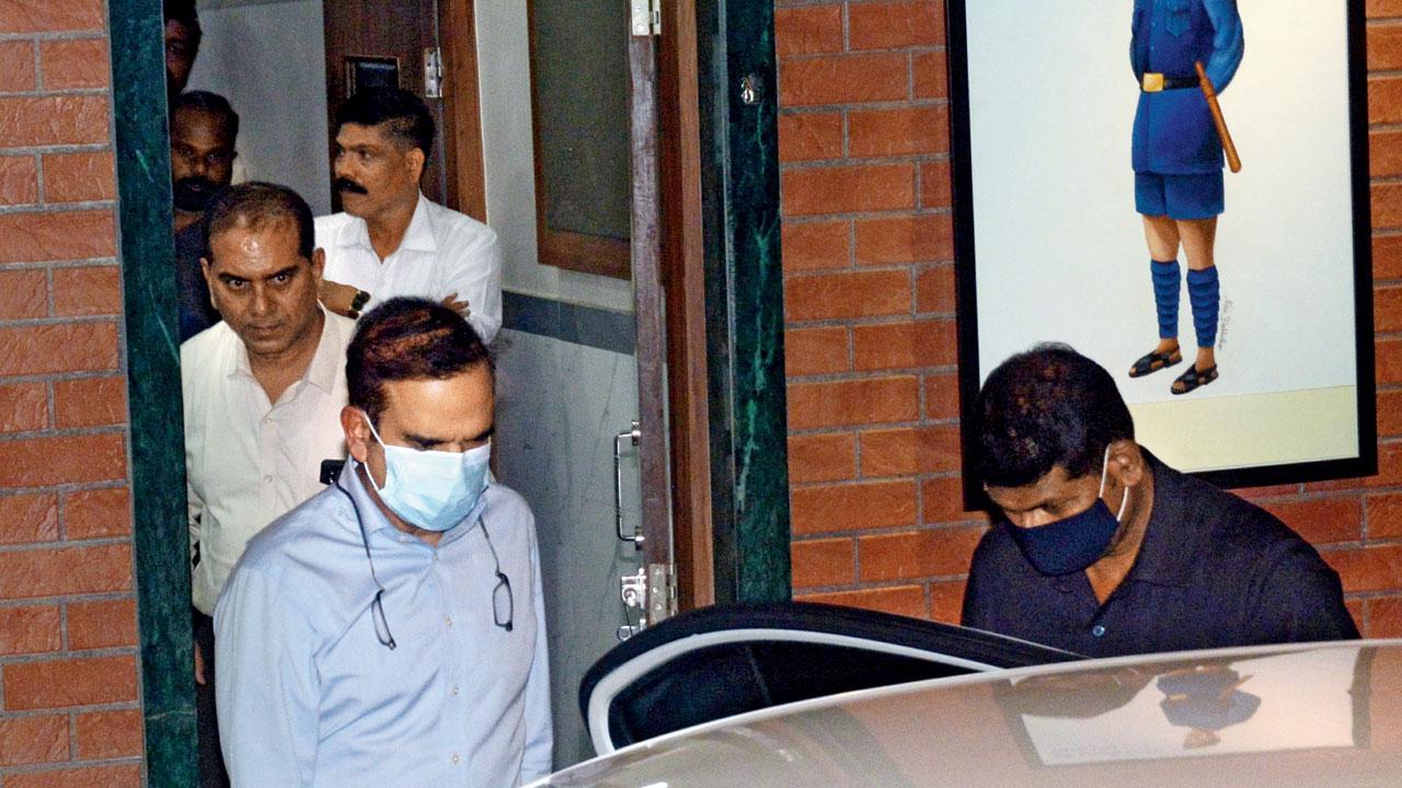 Not satisfied with Param Bir Singh's statement on first day of interrogation: Mumbai Crime Branch