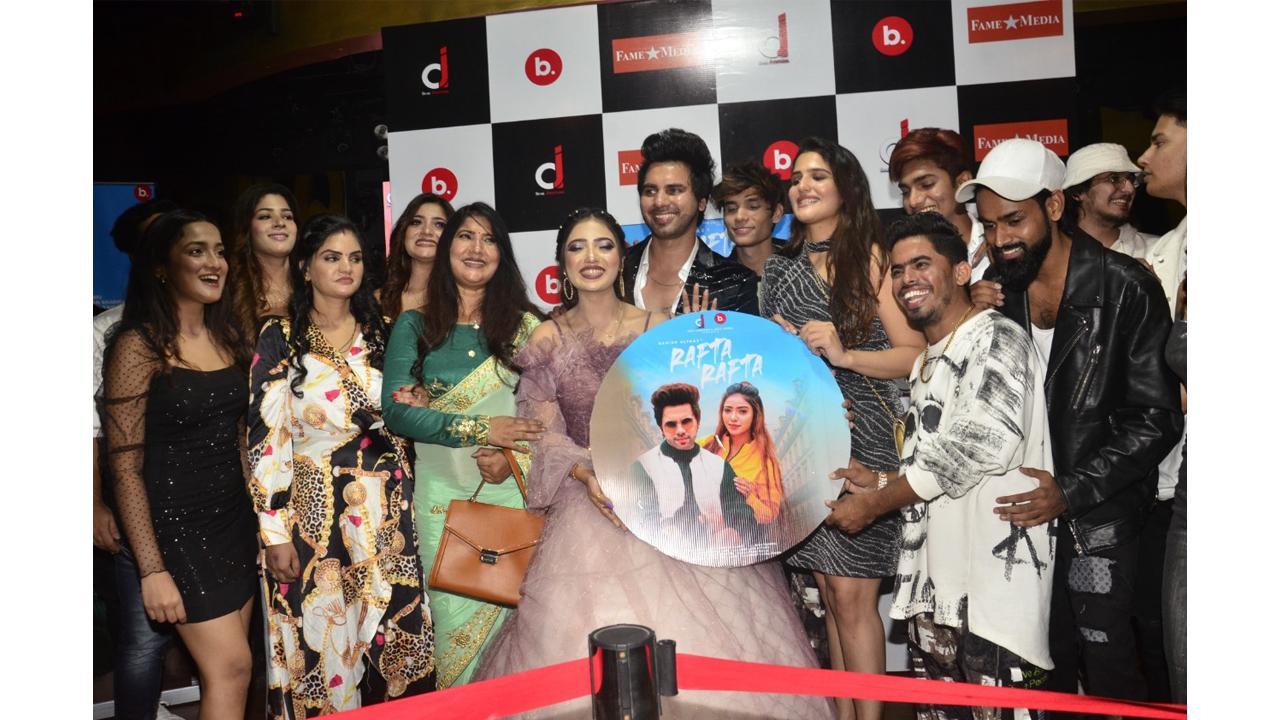 Danish Alfaaz - Muskan Sharma, the hit pair's latest song RAFTA RAFTA trends instantly on its release