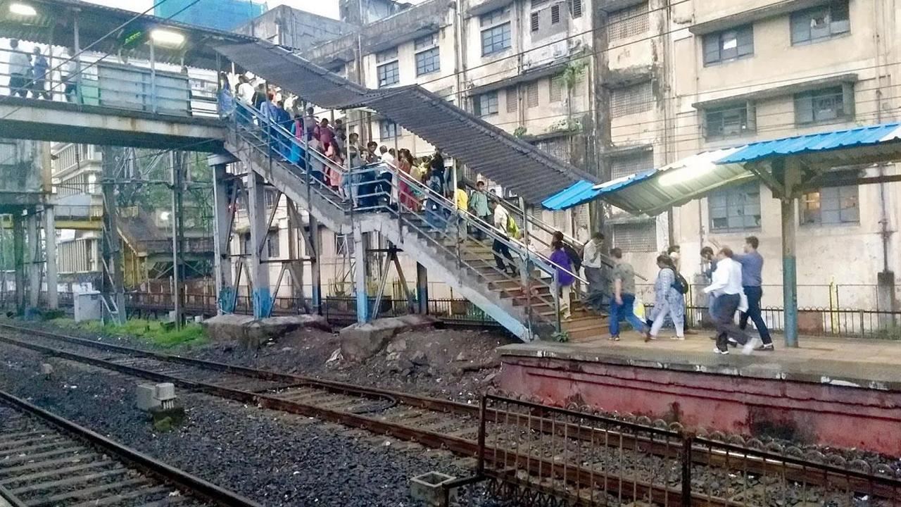 Railways must meet deadlines of station revamps