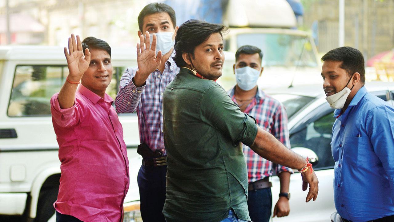 Now, Nawab Malik goes after Sameer Wankhede’s wardrobe!