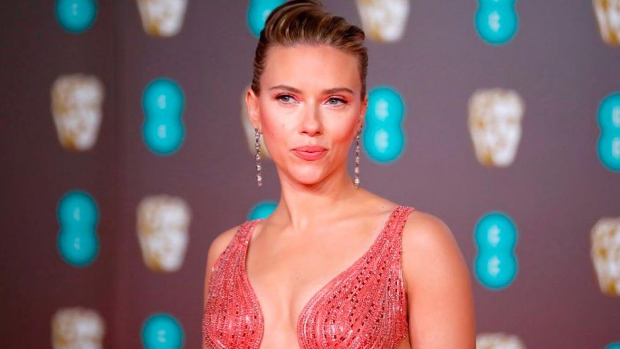Scarlett Johansson in a non-Black Widow-related top secret Marvel project!