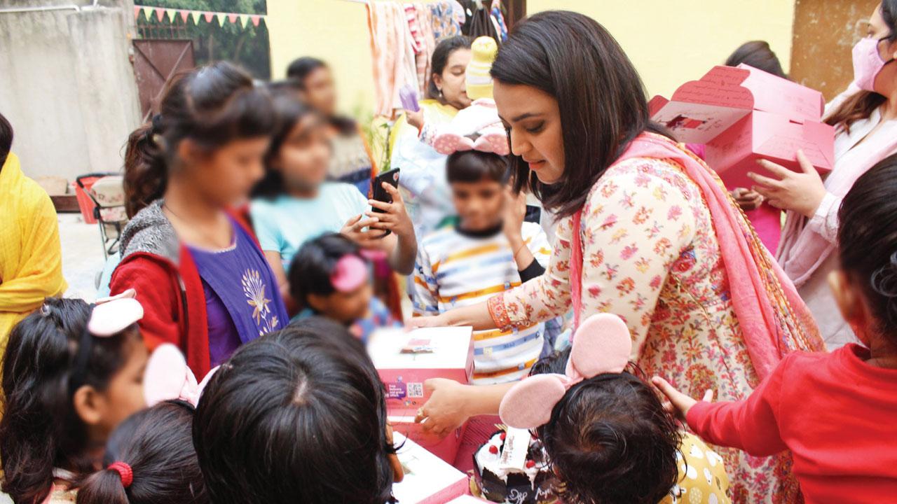 Bhasker celebrated Diwali with the young girls of a Delhi orphanage
