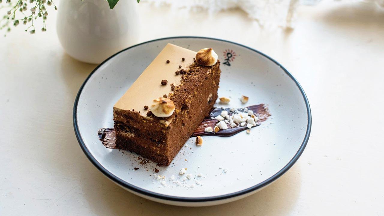 Smoke House Deli’s version uses in-house coffee cream and dust