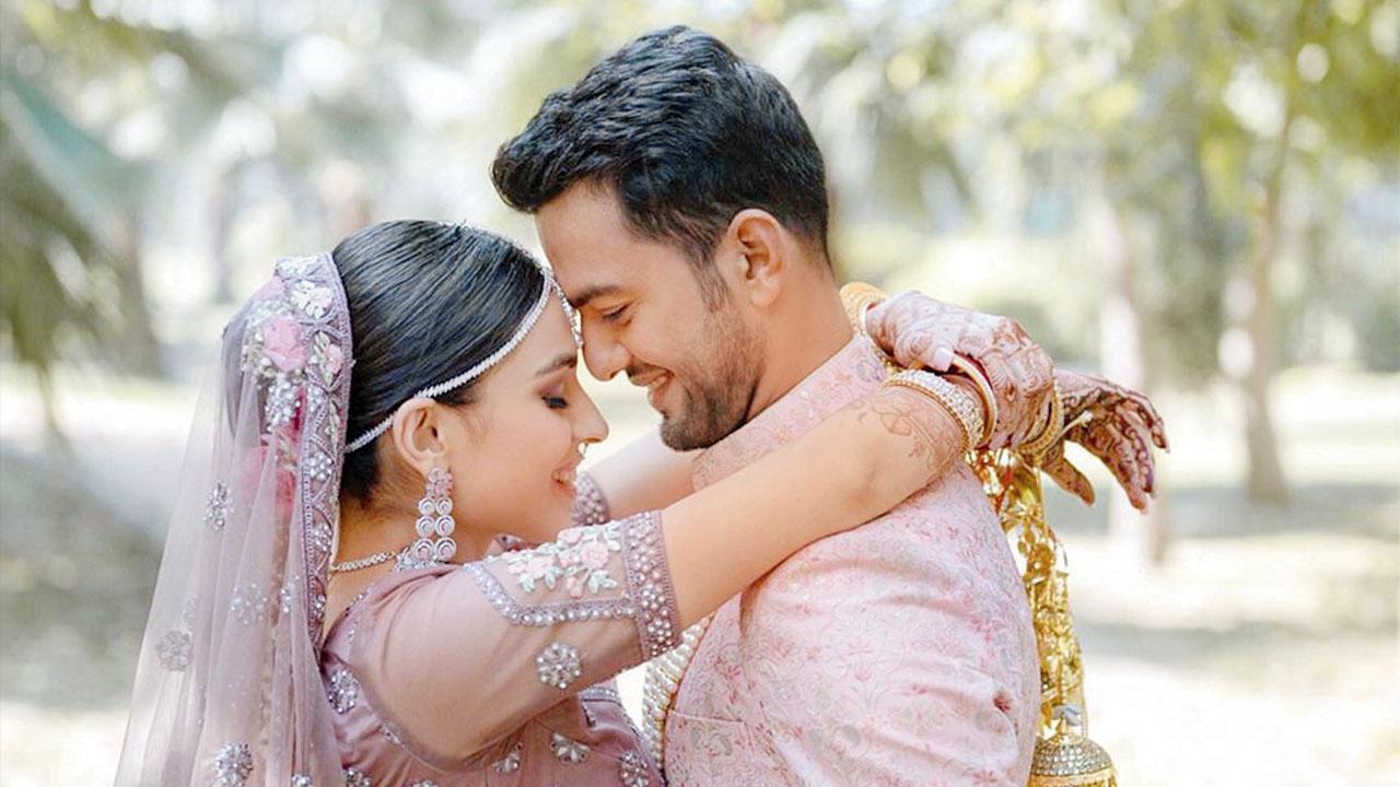 Unmukt Chand ties the knot with Simran Khosla. See photos