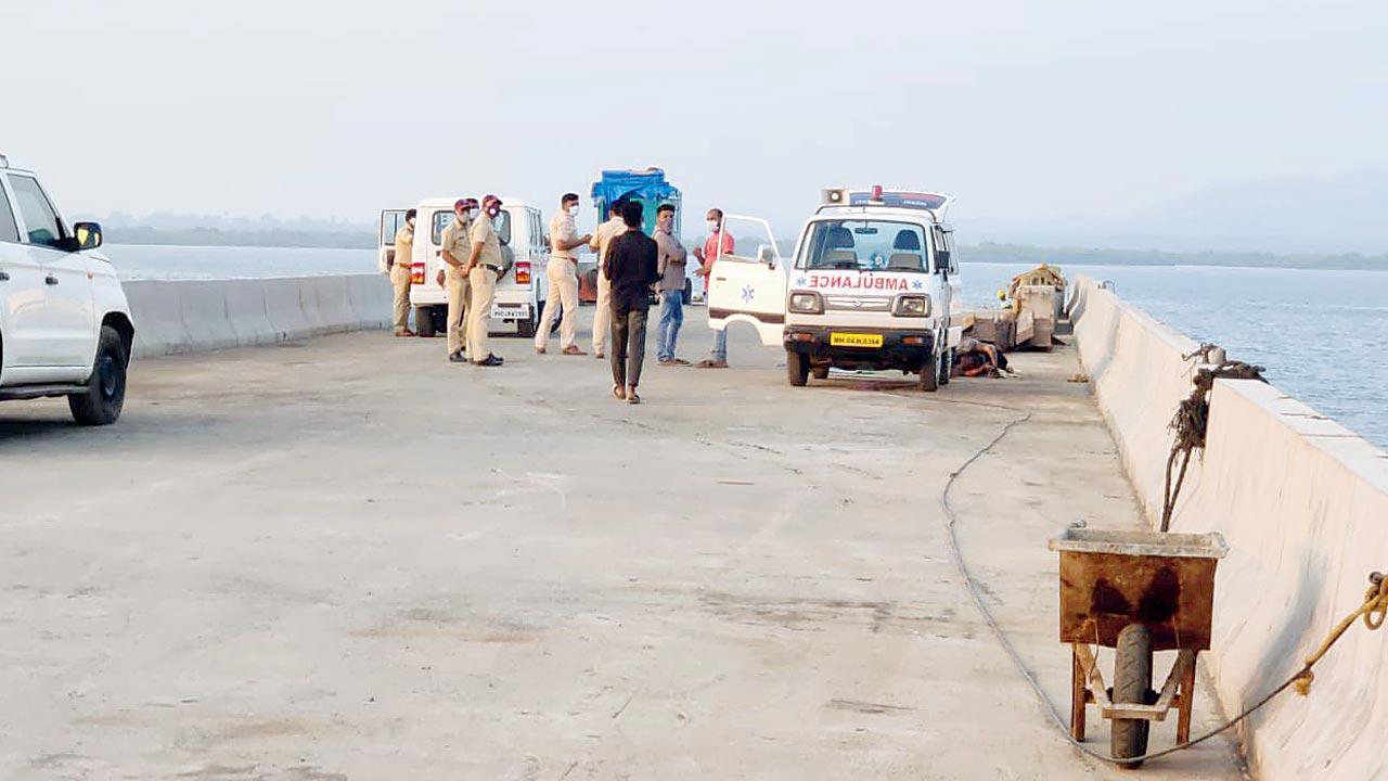 A police team at the under-construction jetty site where a woman’s body was found on Saturday. Pics/Hanif Patel