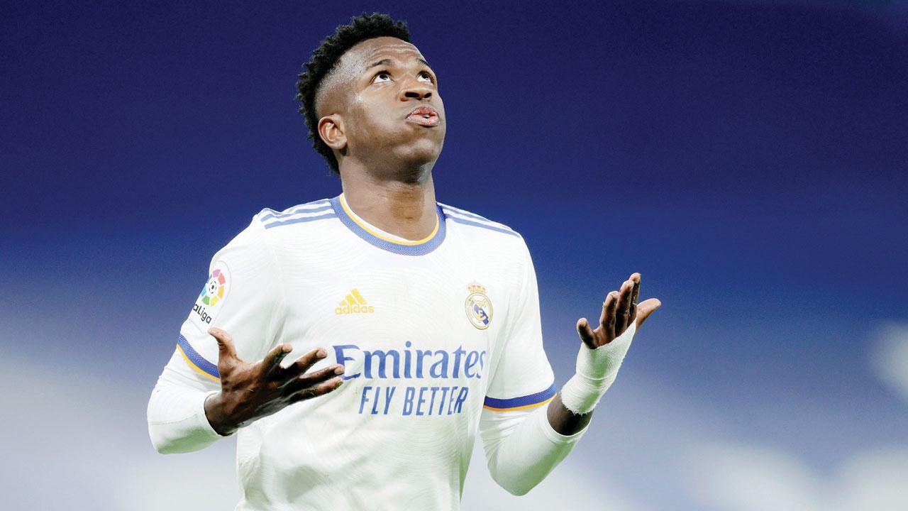 Vinicius stunner helps Real Madrid seal 2-1 win over Sevilla