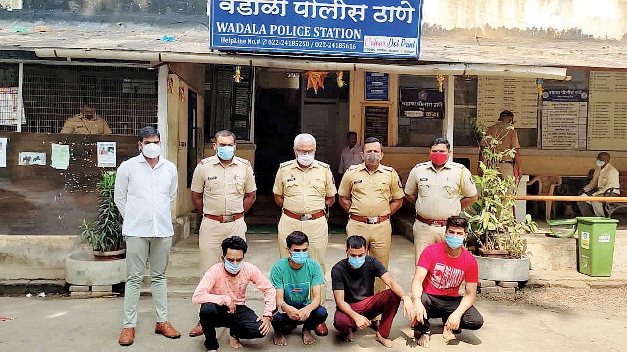 Wadala police busts fake job racket in Delhi