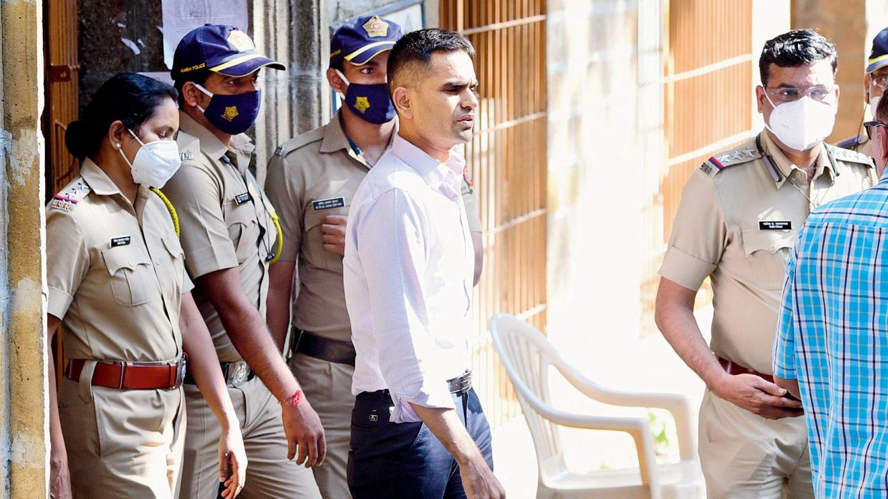 Nawab Malik has accused Wankhede of wearing expensive brands