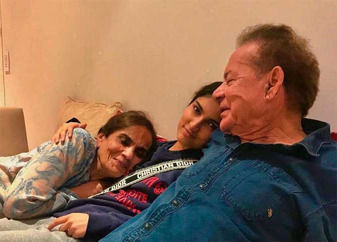 Born in Indore on November 24, Salim Khan belongs to an affluent family. Salim Khan's grandfather, Anwar Khan, was an Alakozai Pashtun who migrated from British Madras to India in the mid-1800s and served in the cavalry of the British Indian Army. While looking out for employment in government service, Salim Khan's family later settled in Indore.
In picture: Salim Khan and Salma Khan with their granddaughter Alizeh Agnihotri (Alvira and Atul Agnihotri's daughter)