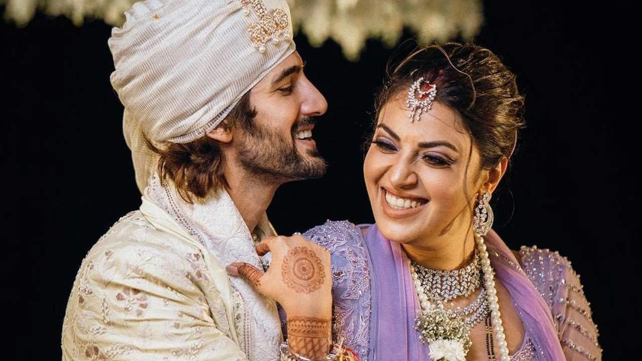 Anushka Ranjan cries happy tears after Aditya Seal sings a song for her wedding mandap entry
