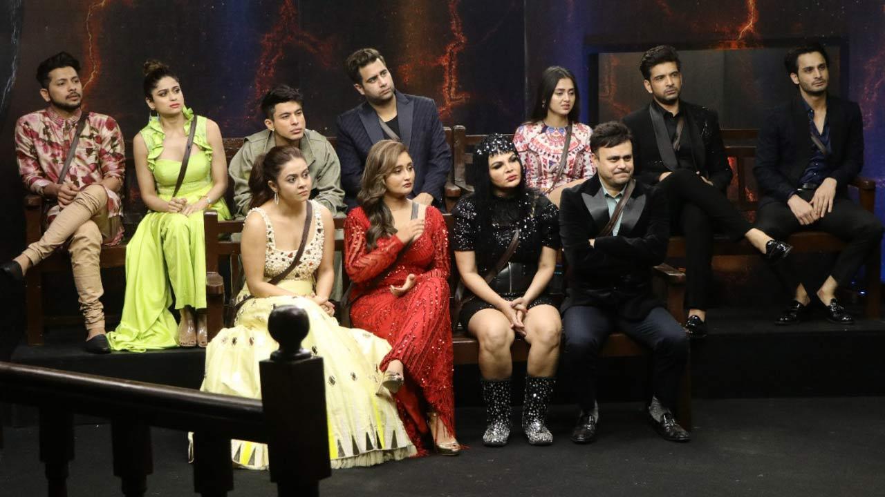 Bigg Boss 15: 'You cheated on all your girlfriends,' Rakhi Sawant blasts at Karan Kundrra