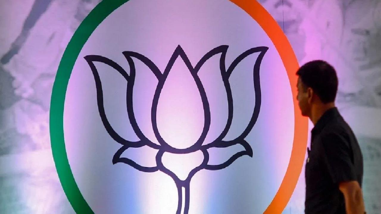 BJP, Cong agree in three places, wrestle in Nagpur