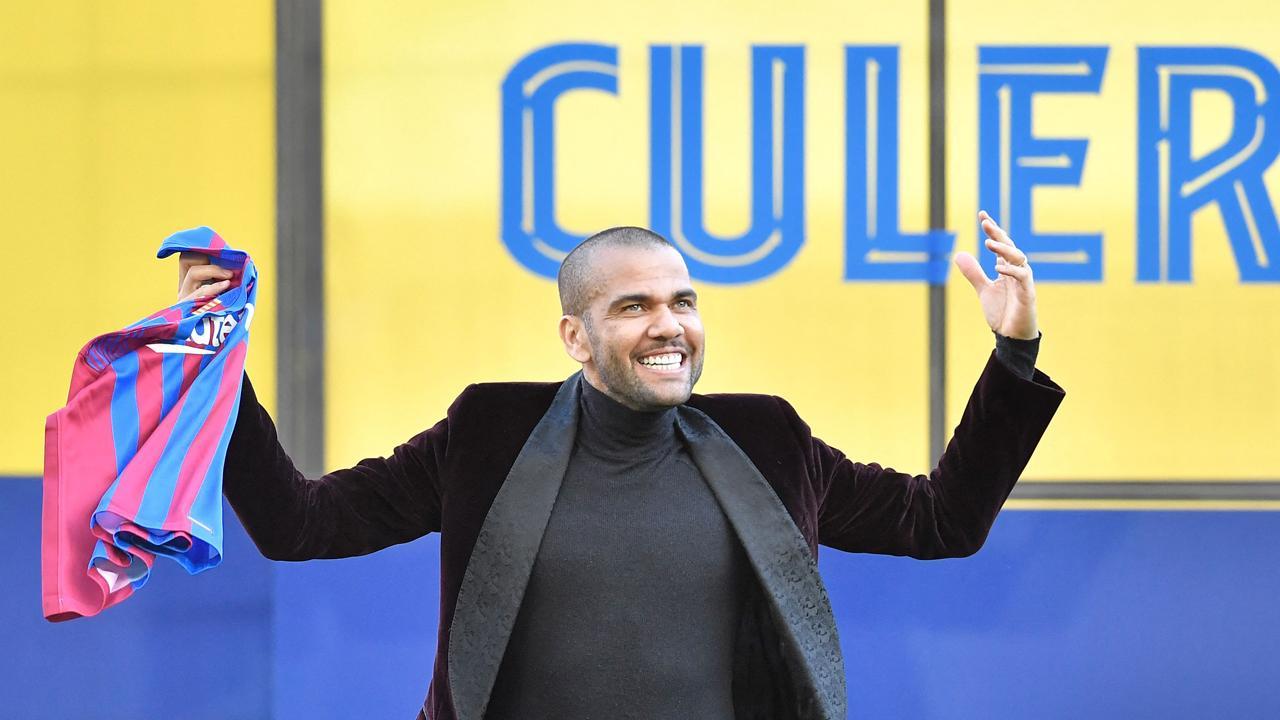 Dani Alves insisted on returning to help Barcelona recover