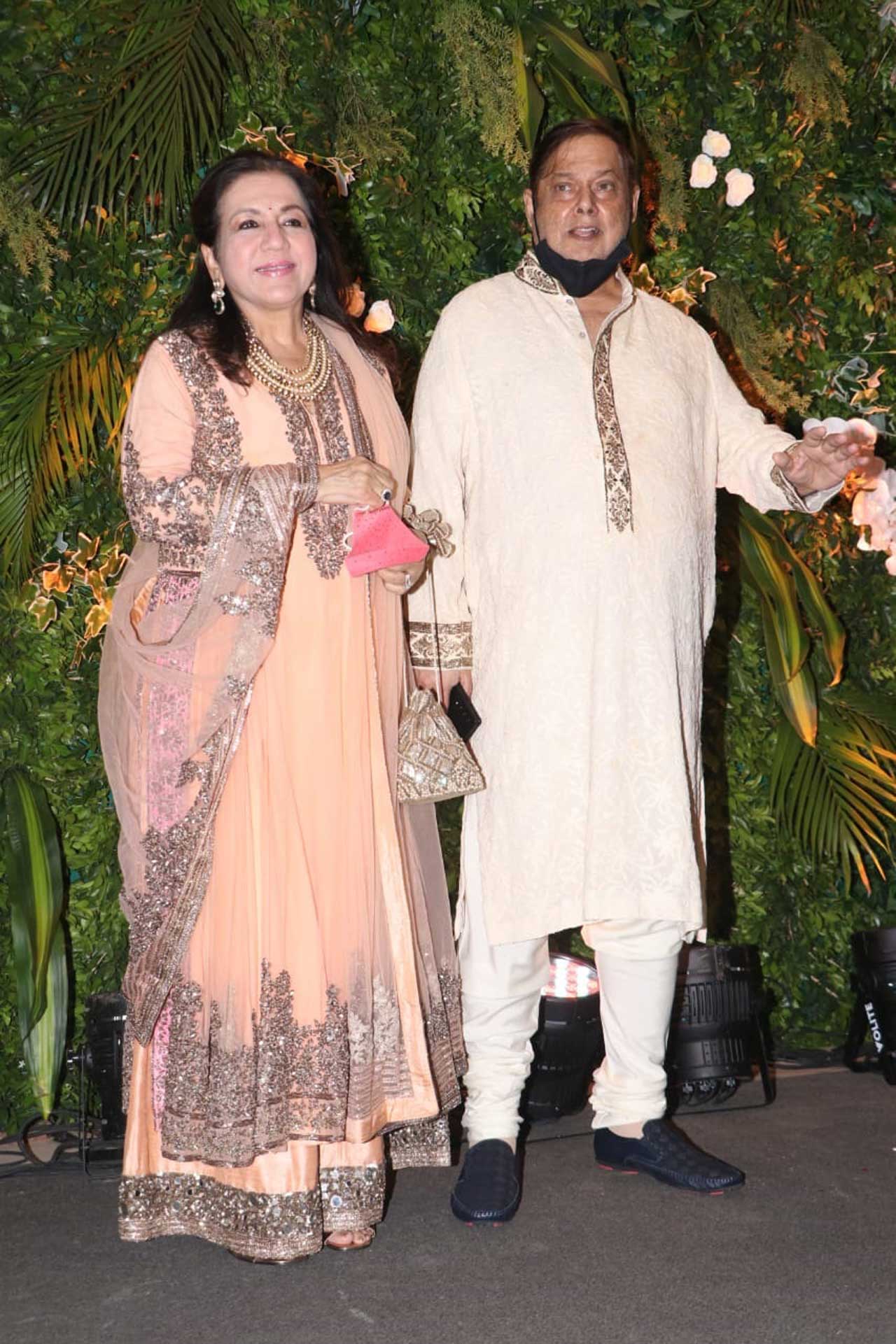 David Dhawan arrived with wife Laali Dhawan who wore an embellished peach coloured salwar kurta.