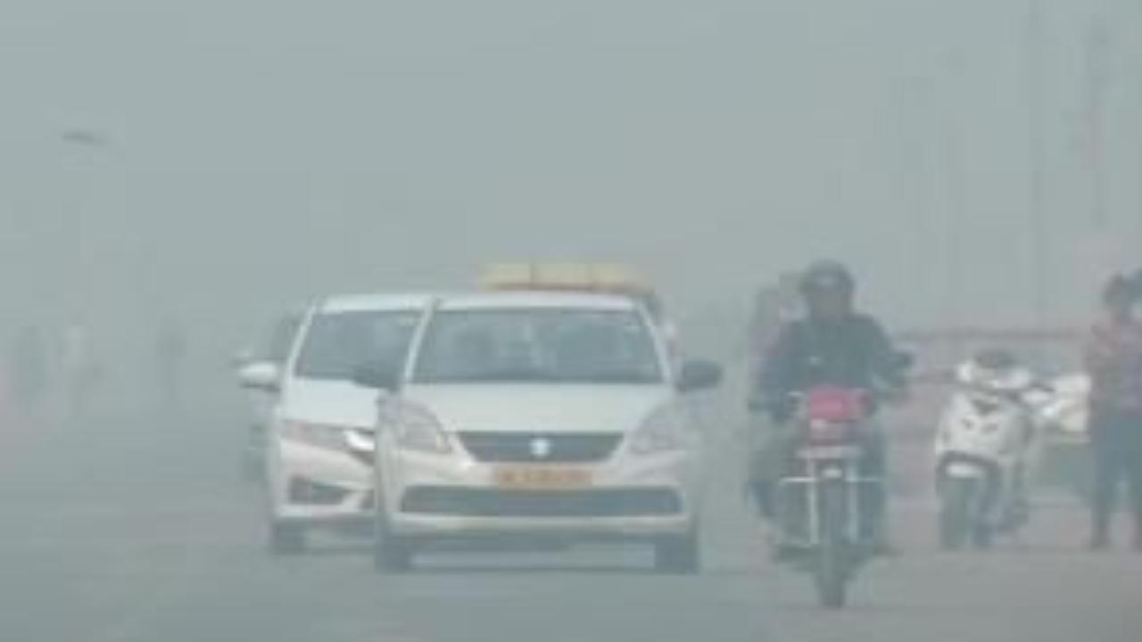 Delhi AQI continues to be 'very poor' ahead of Diwali