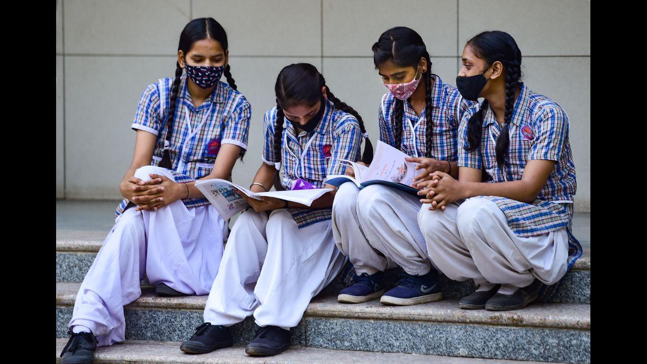 The DDMA has said students, teachers and non-teaching staff living in Covid containment zones will not be allowed to come to schools and colleges. Pic/PTI