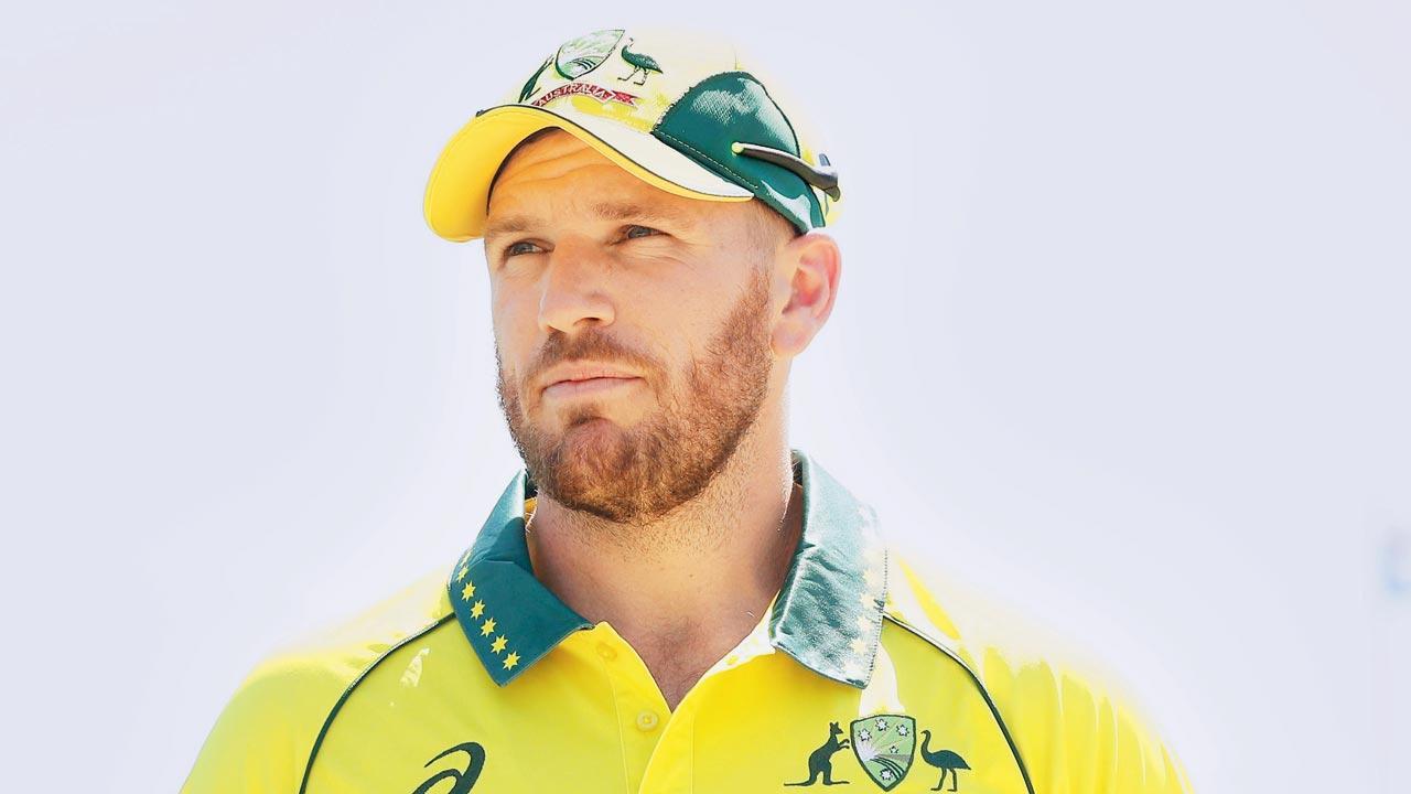 Oz eye strong comeback against Bangladesh