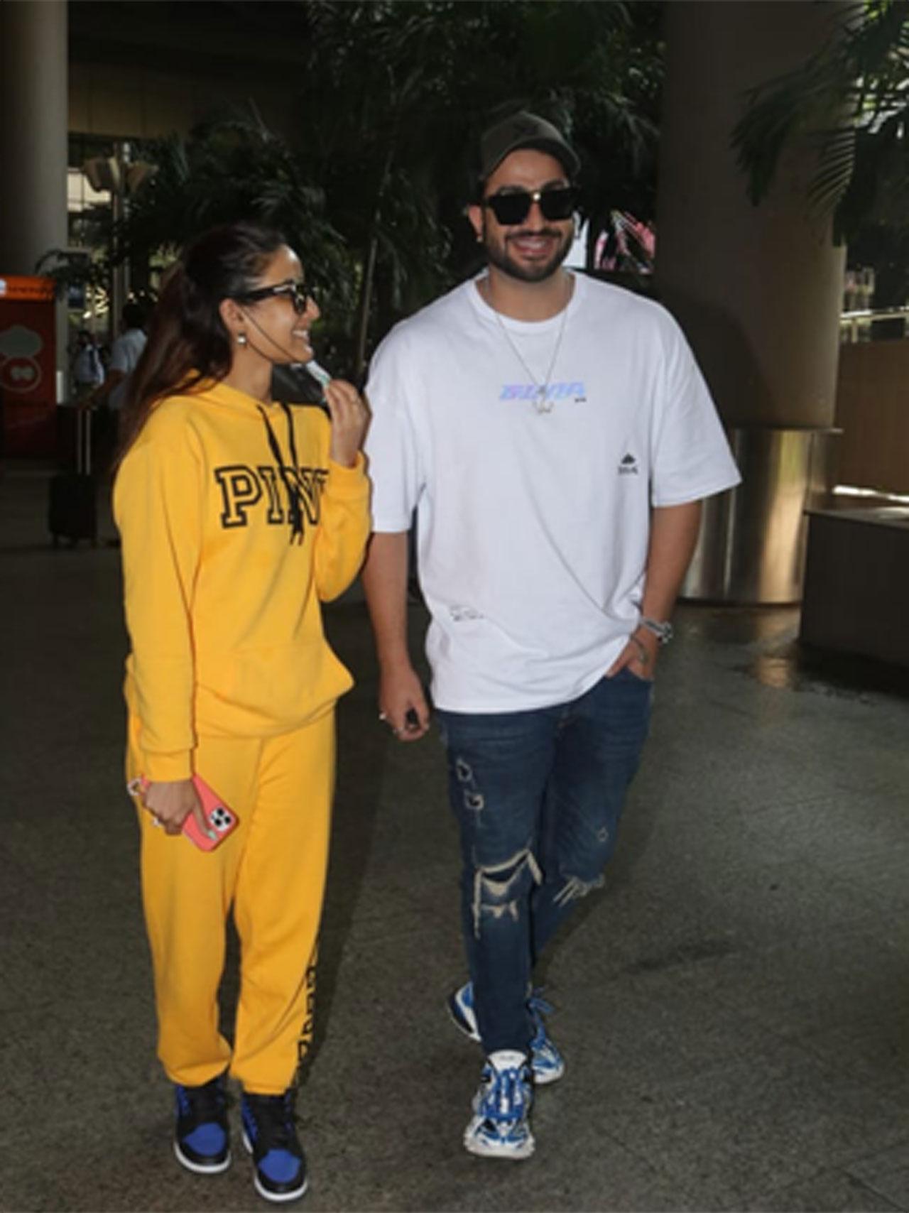 Jasmin Bhasin celebrated her birthday in June in Goa. Aly Goni, his sister Ilham Goni, and her family also were in Goa to celebrate her birthday. A few of Aly’s close friends also joined in for the celebration. 