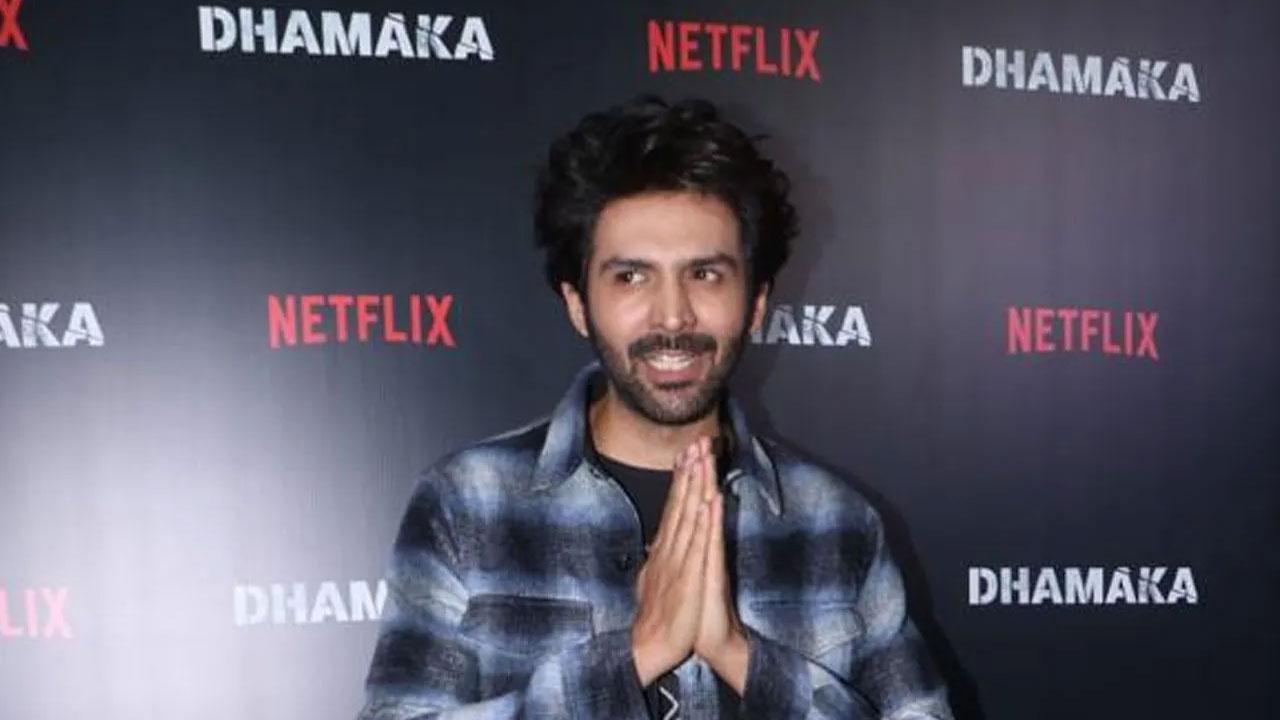 Kartik Aaryan arrived at his film Dhamaka’s screening. The actor was given company by his film’s director Ram Madhvani, and others like Hansal Mehta, Ayushmann Khurrana, Mukesh Chhabra, and Malvika Mohanan. See the full gallery here 