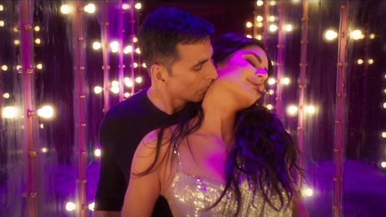 Sooryavanshi: Katrina Kaif recreates Raveena Tandon's magic with Akshay  Kumar in 'Tip Tip Barsa Paani'