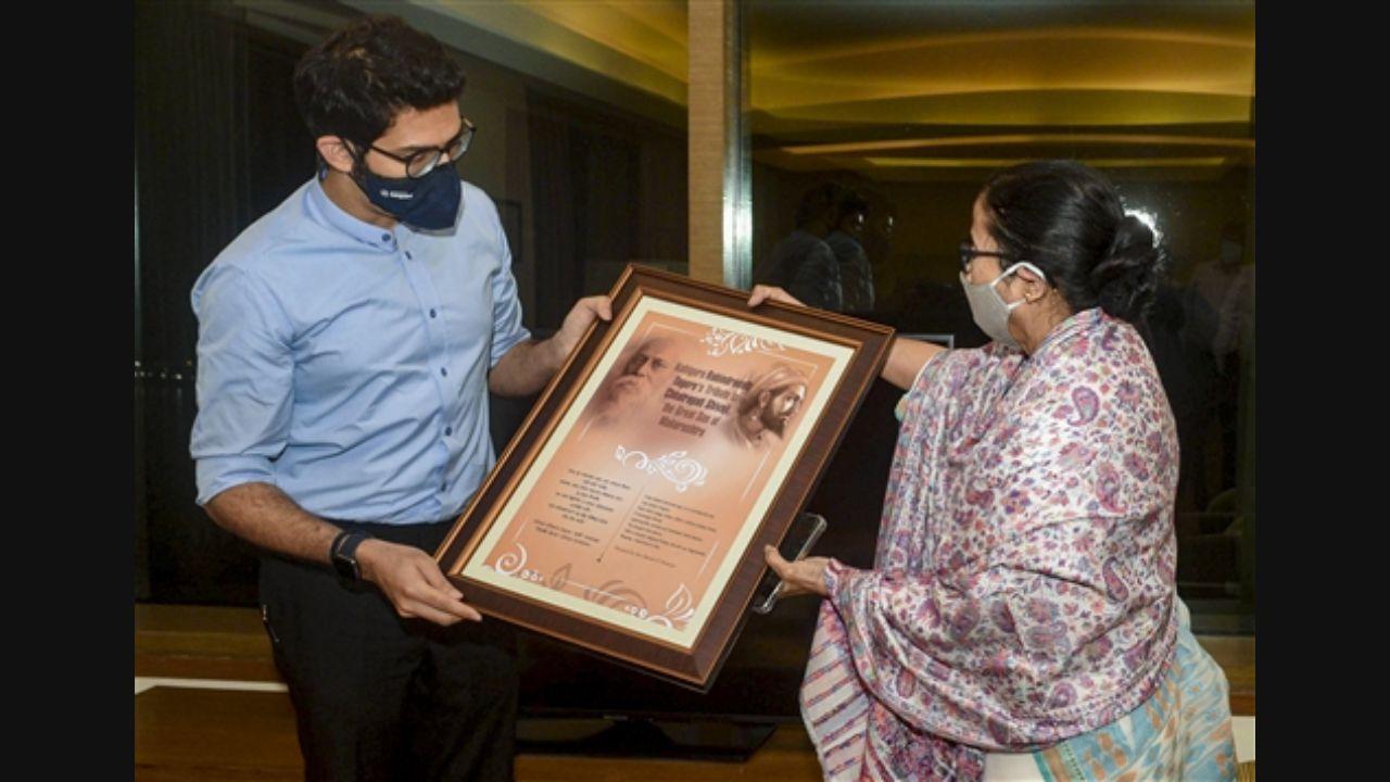 Mamata Banerjee meets Shiv Sena leaders Aaditya Thackeray, Sanjay Raut in Mumbai
