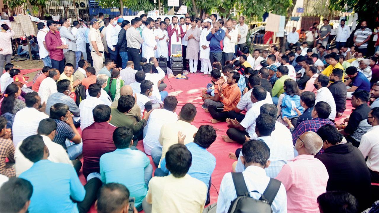 MSRTC stir enters 33rd day; 1,300-odd staffers suspended, over 1,000 buses operated