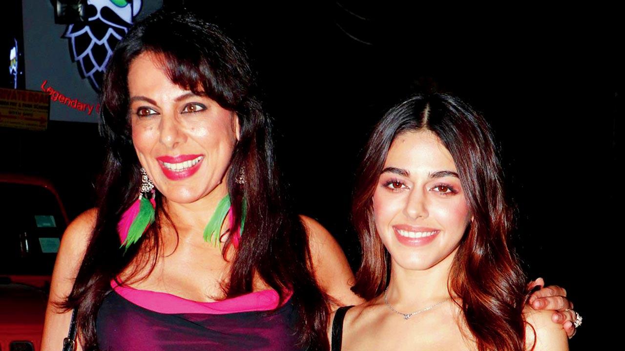 Pooja Bedi with daughter Alaya