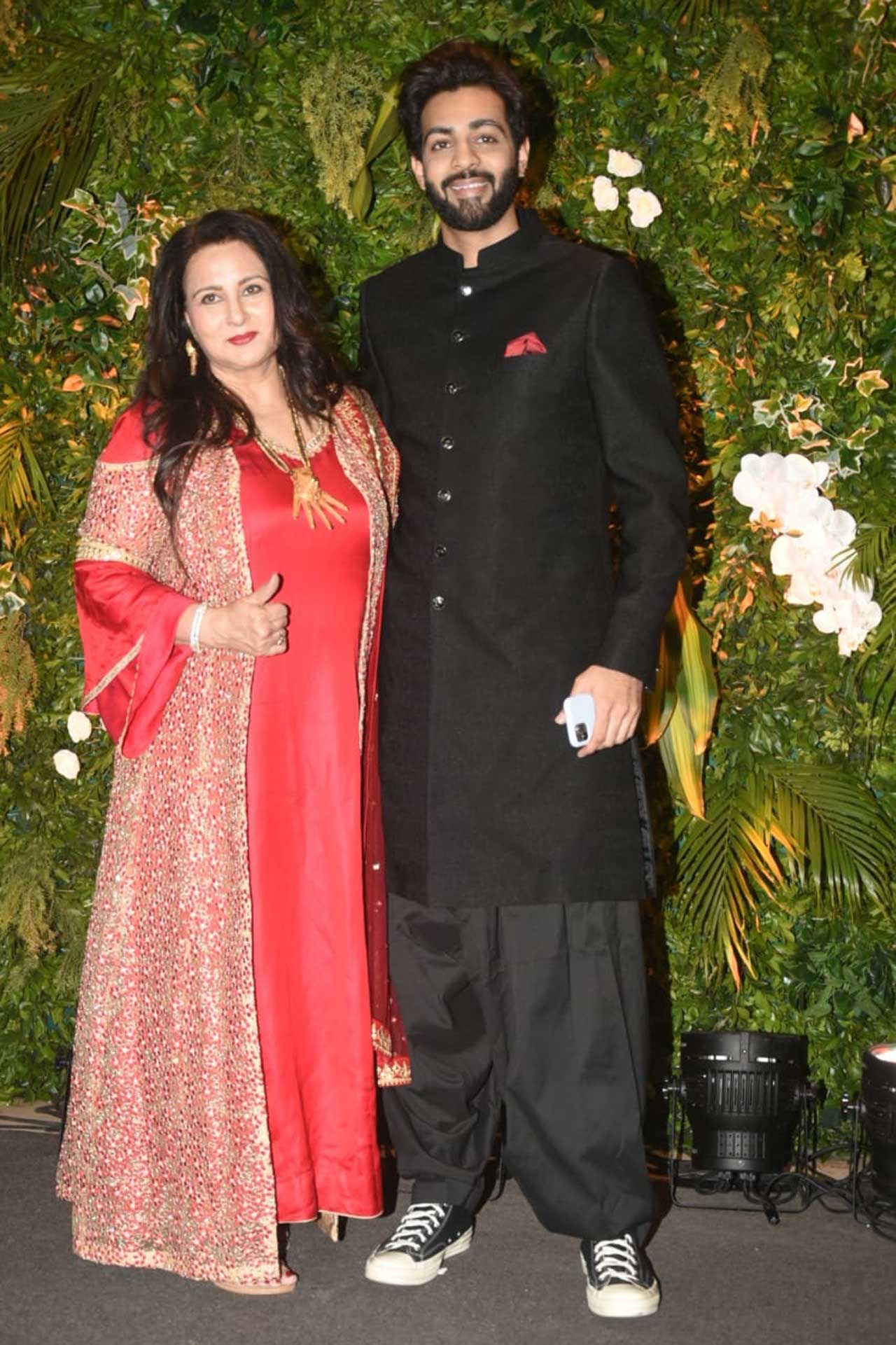 Poonam Dhillon wore an all read outfit and was accompanied by son Anmol Thakeria who looked dapper in a shiny black kurta and dhoti pants.