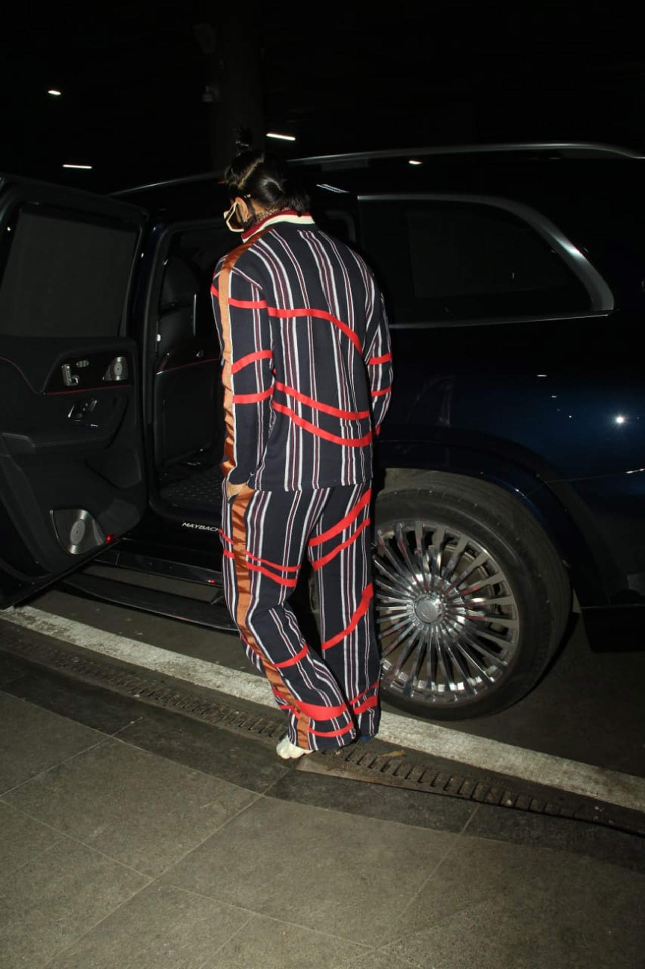 It is also said that Deepika Padukone and Ranveer Singh are all set to join the bidding war for one of the two new IPL teams along with other big players.
What do you think about this latest whacky look of Ranveer Singh?