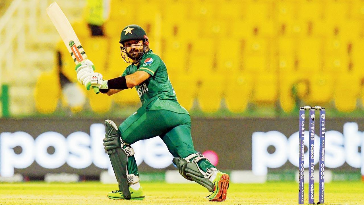 Rizwan, Babar help Pakistan beat Namibia to clinch semis spot