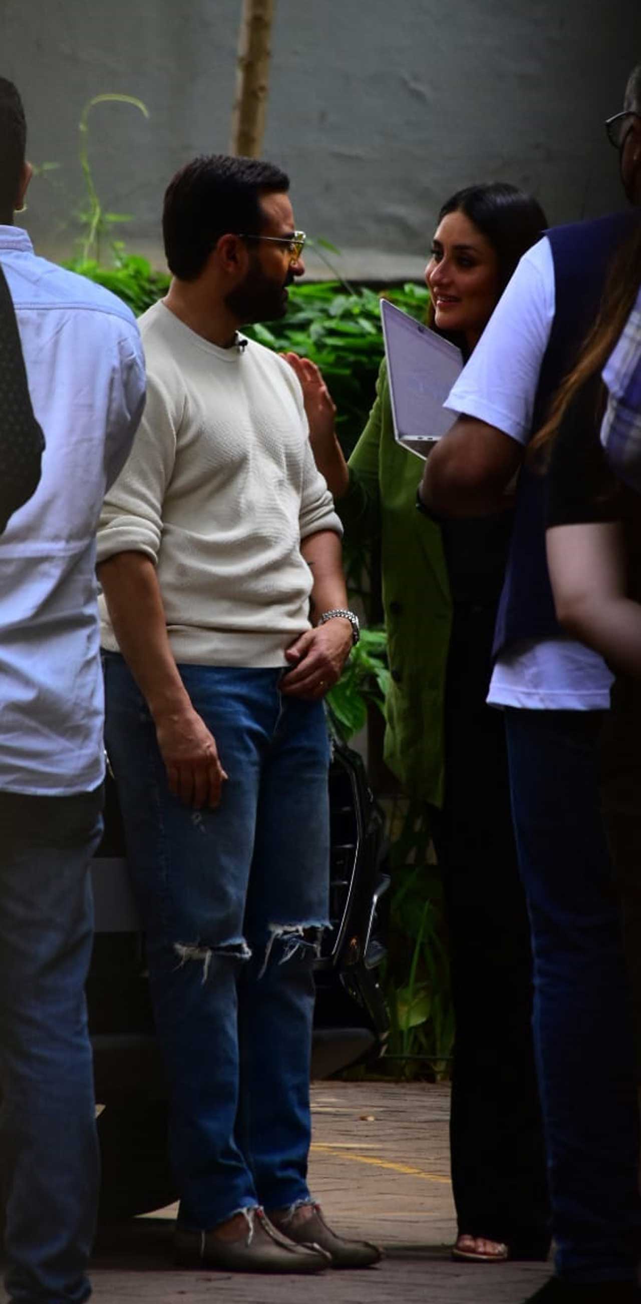 Kareena Kapoor Khan and Saif Ali Khan recently returned from their vacation in Pataudi along with Taimur Ali Khan and Jeh Ali Khan. The star family was spotted at Mumbai airport on Friday as they returned to the city.