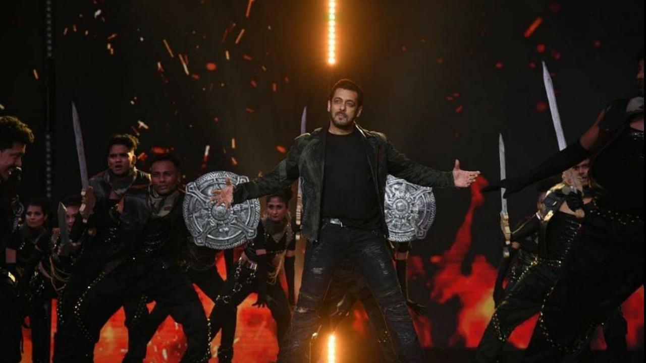IFFI 2021 opens with a star-studded ceremony; Salman Khan, Ranveer Singh perform
