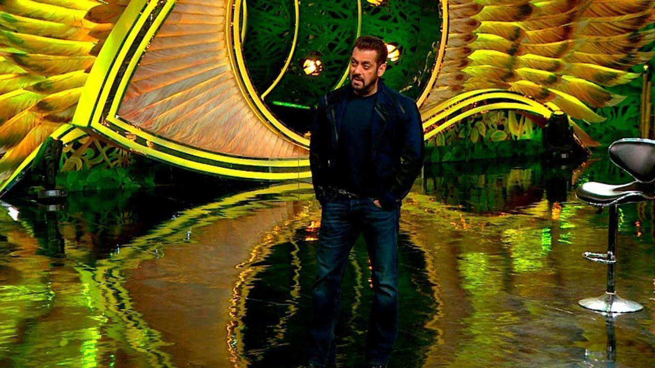Bigg Boss 15: Salman Khan, Bhagyashree reunite on screen after 3 decades, relive Maine Pyar Kiya moments