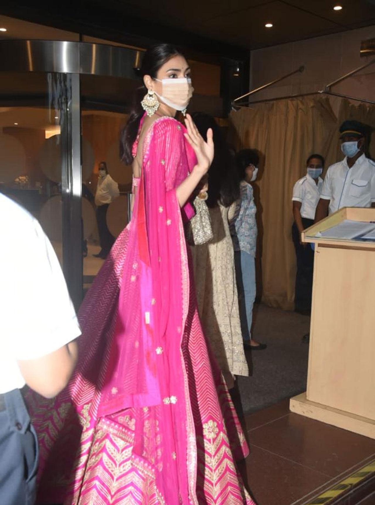 Athiya Shetty was also spotted at the Baaraat in a ravishing Pink saree. She's a close friend of the bride-to-be Anushka Ranjan.
