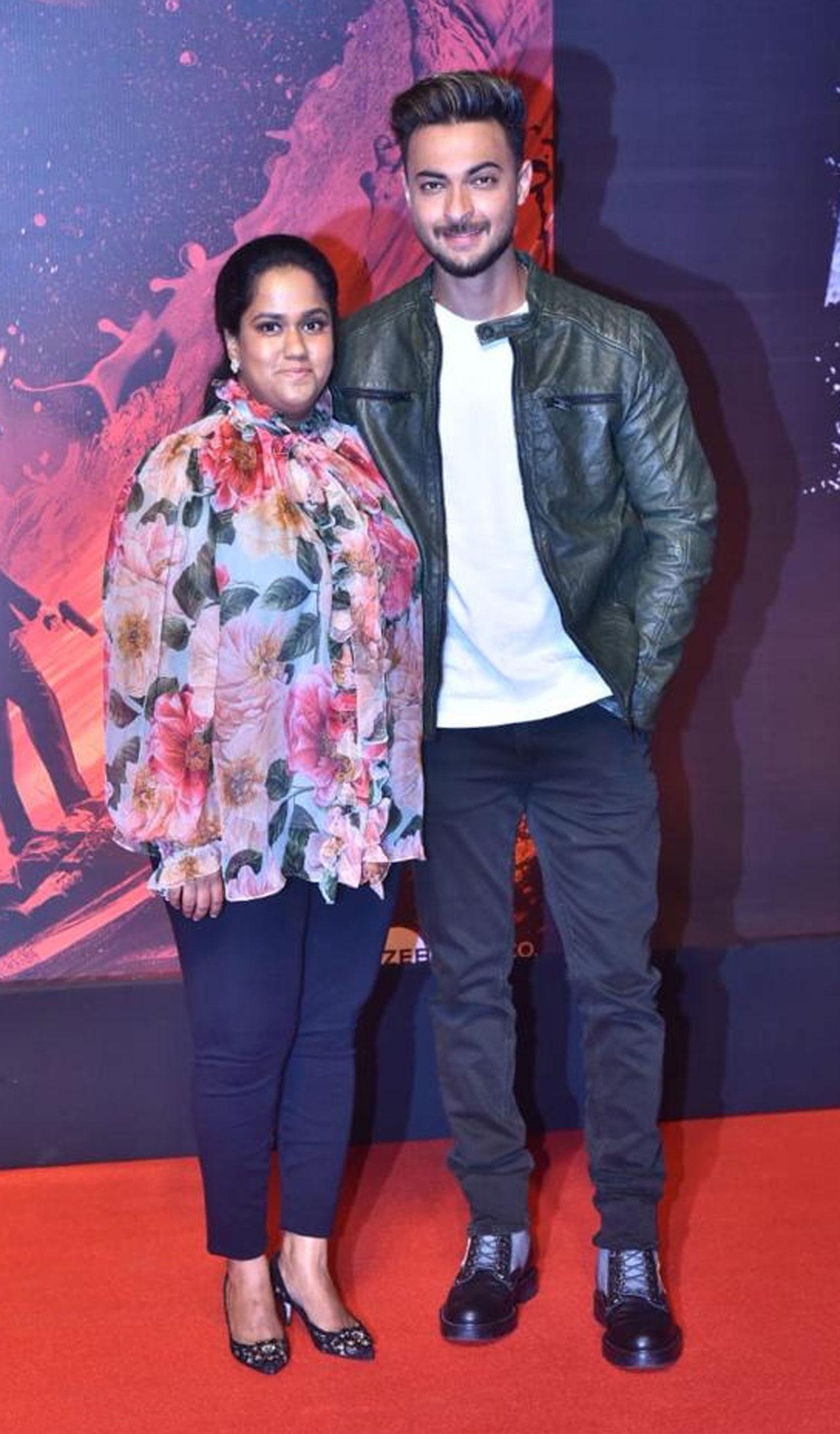 The actor then posed with his wife Arpita Khan Sharma. The two got married in November 2014 at the Taj Falaknuma Palace in Hyderabad and recently completed their seventh wedding anniversary. Their wedding bash was attended by stars like Aamir Khan, Sajid Nadiadwala and Mika Singh.