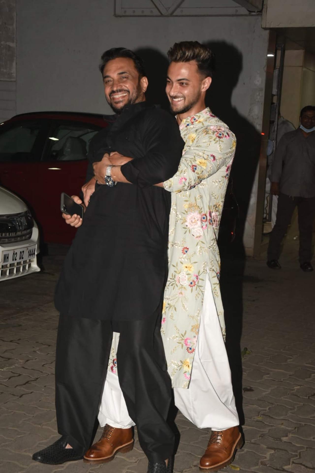 Aayush Sharma and Salman Khan's bodyguard Shera was snapped goofing around. Speaking of Aayush, the actor will be seen in 'Antim: The Final Truth' alongside Salman.