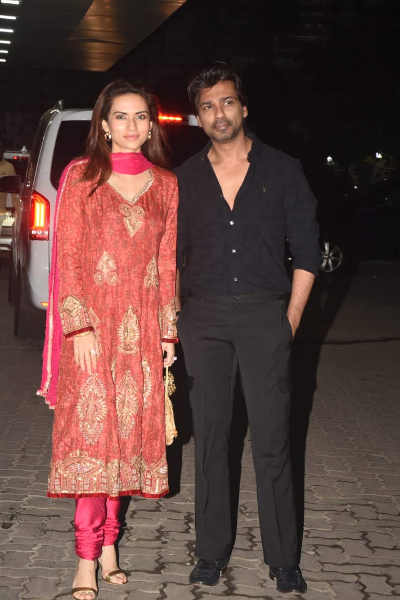 The festival of lights also saw Nikhil Dwivedi and his wife Gaurie Pandit at Sohail Khan's party.