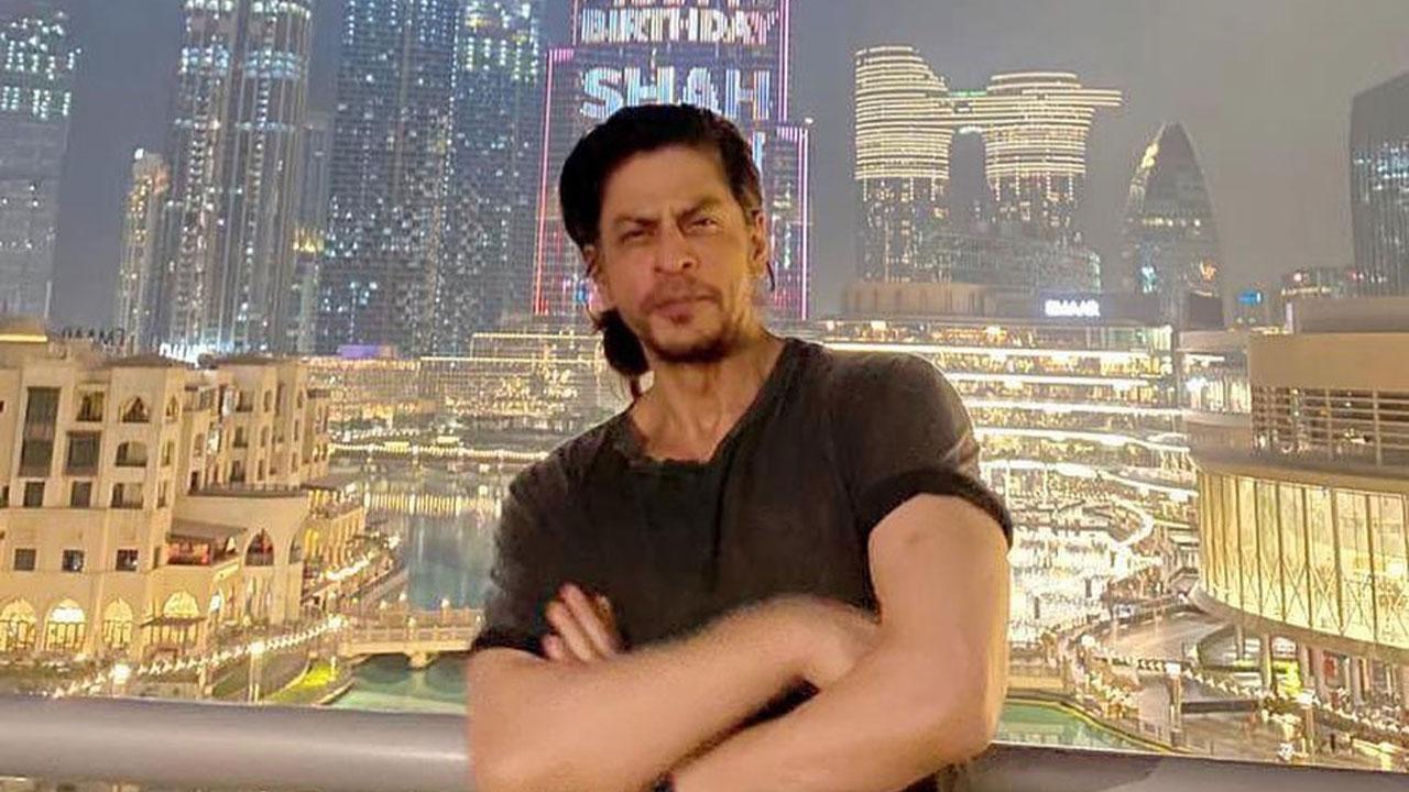 Happy birthday Shah Rukh Khan: Kareena Kapoor Khan, Anushka Sharma, Sara Ali Khan, Madhuri Dixit shower love