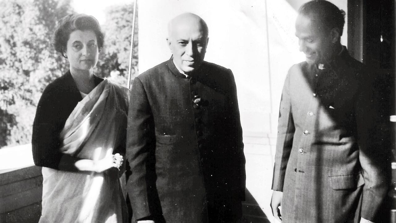 Pai with PM Nehru and Indira Gandhi at the latter’s residence in New Delhi
