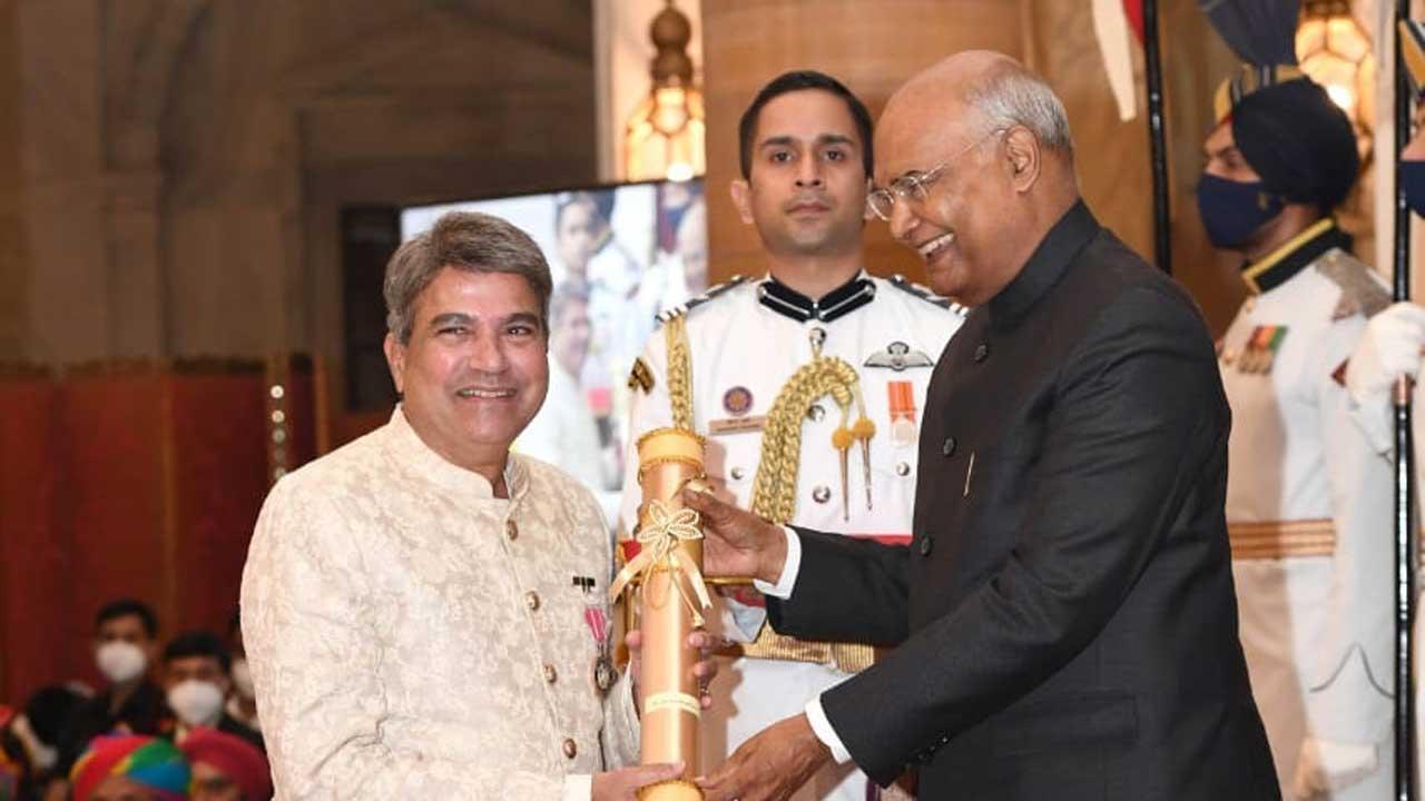 Suresh Wadkar receives Padma Shri; says, 'There's no bigger achievement than people's love'