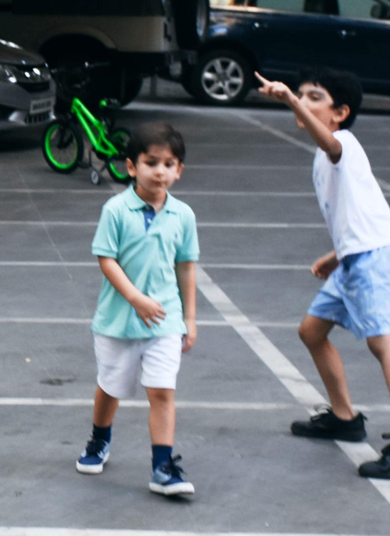 Taimur Ali Khan is truly a media sensation. He’s being clicked and captured ever since he was only a few months old. He’s all grown up now and was spotted playing with his friends at Bandra.