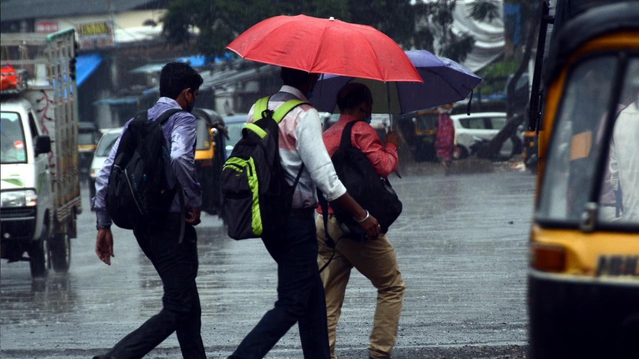 PHOTOS: Moderate rainfall expected in Mumbai, monsoon withdrawal predicted
