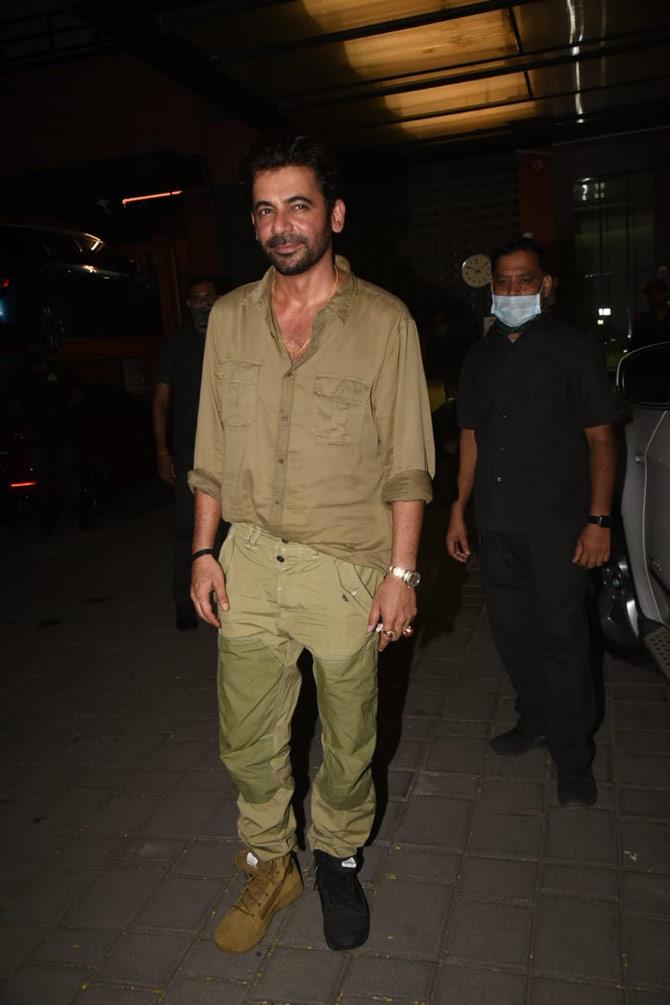 Actor-comedian Sunil Grover was spotted in a casual avatar at Aayush Sharma's house party.
