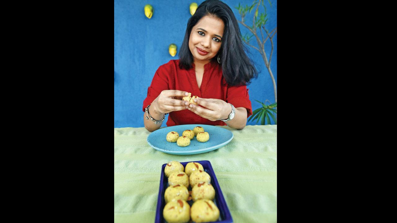 Chef Anuradha Joshi-Medhora says the murg laddoos are ideal to keep you satiated on long journeys. Pics/Sameer Markande