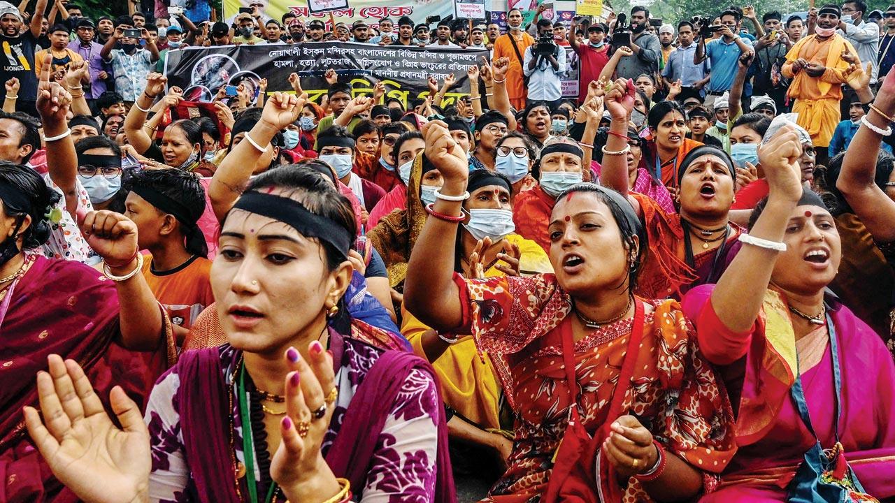 Bangladeshi Hindus stage a demonstration in Dhaka on Monday. Pics/AFP