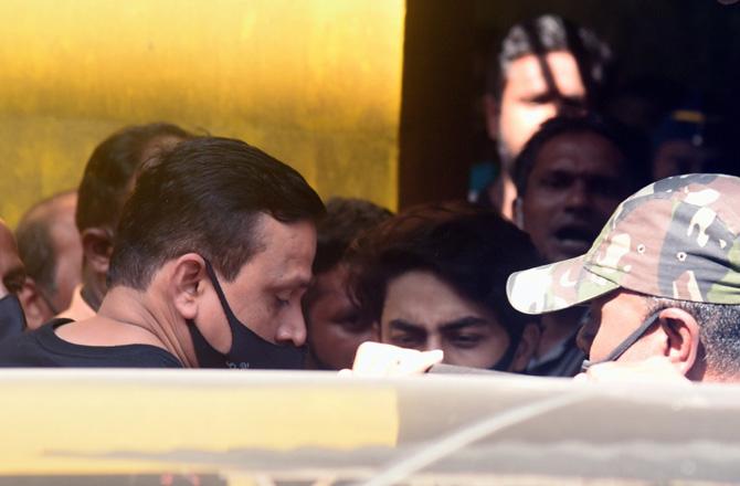 The 23-year-old's home, Mannat, was lit up last evening for his arrival. But the process of his release wasn’t completed and the deadline to accept the bail documents passed, therefore, Aryan was released today.