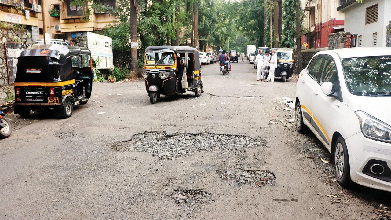 The BMC has put out fresh tenders for road repairs worth Rs 1,126 crore. Representation pic/Anurag Ahire